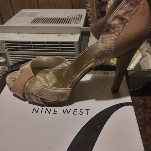 Heels - Picture 4 of 5